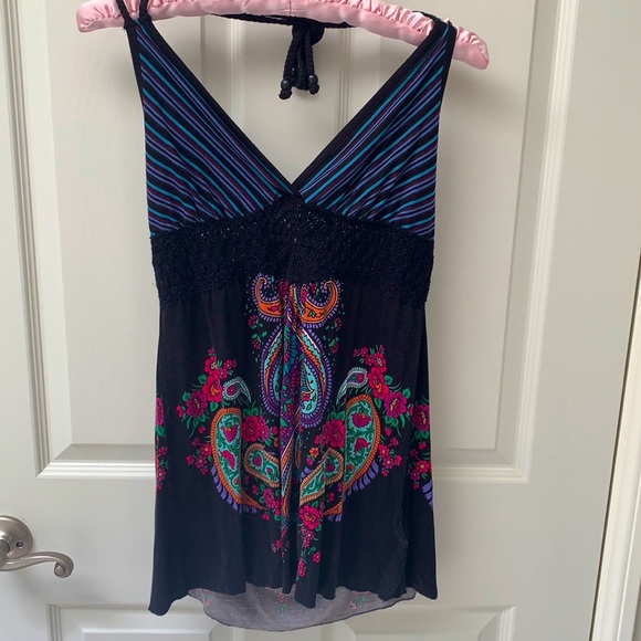 Adorable designer halter top - Picture 1 of 6